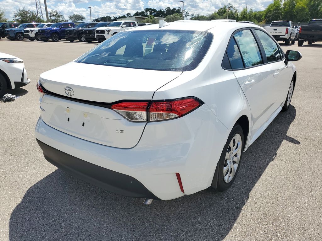 2026 Toyota Corolla LE photo 5