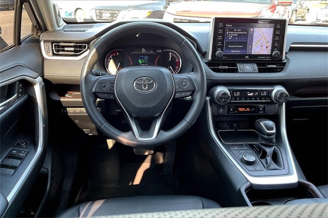 2020 Toyota RAV4 Limited photo 5
