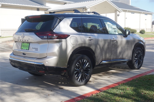 2026 Nissan Rogue Platinum photo 4