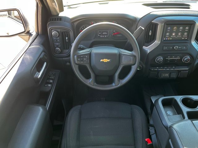 2024 Chevrolet Silverado 1500 Custom photo 3