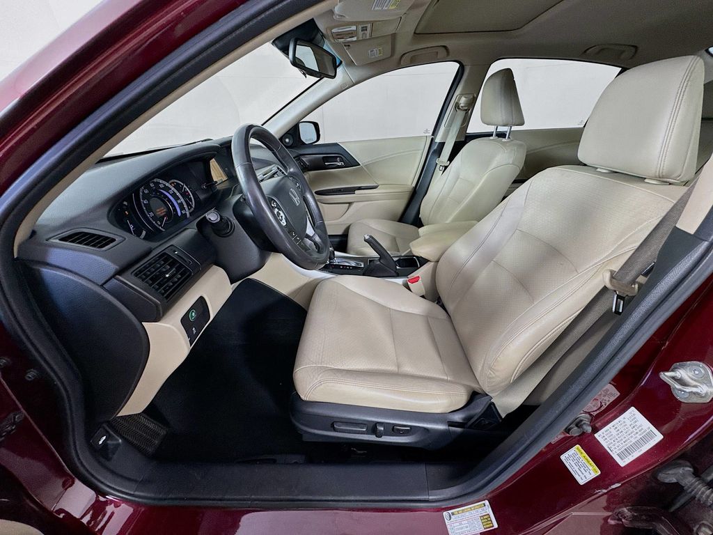 2013 Honda Accord Touring photo 25