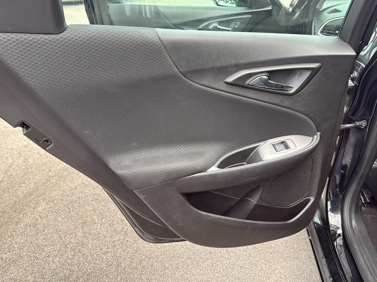 2024 Chevrolet Malibu 1LT photo 18