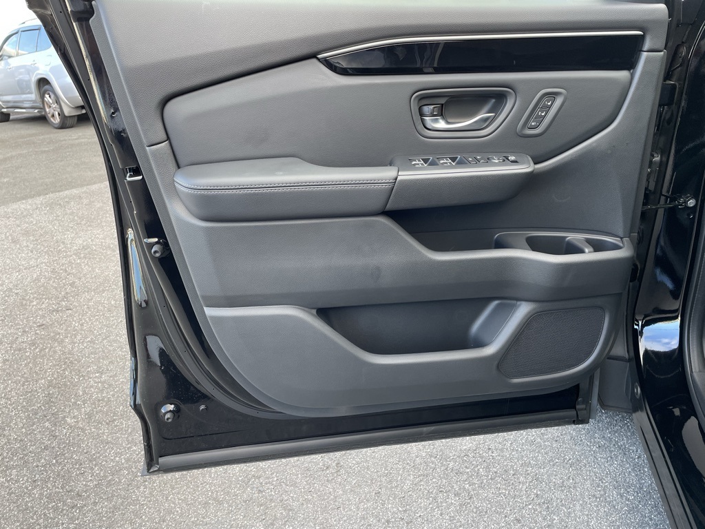 2025 Honda Pilot Touring photo 12