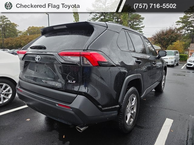 2023 Toyota RAV4 XLE photo 3