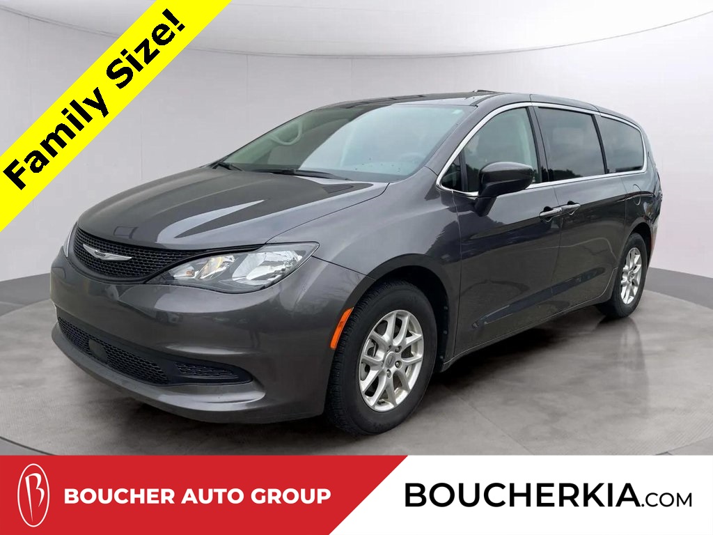 Pre-Owned 2022 Chrysler Voyager LX's photo