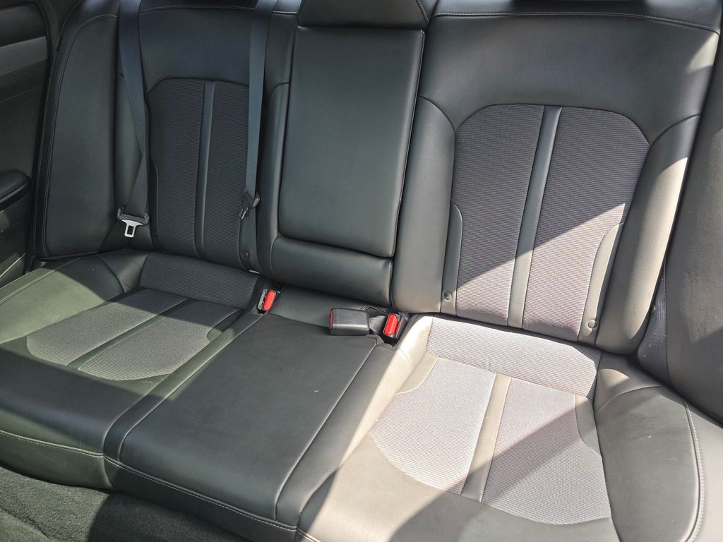 2021 Kia K5 GT-Line photo 15