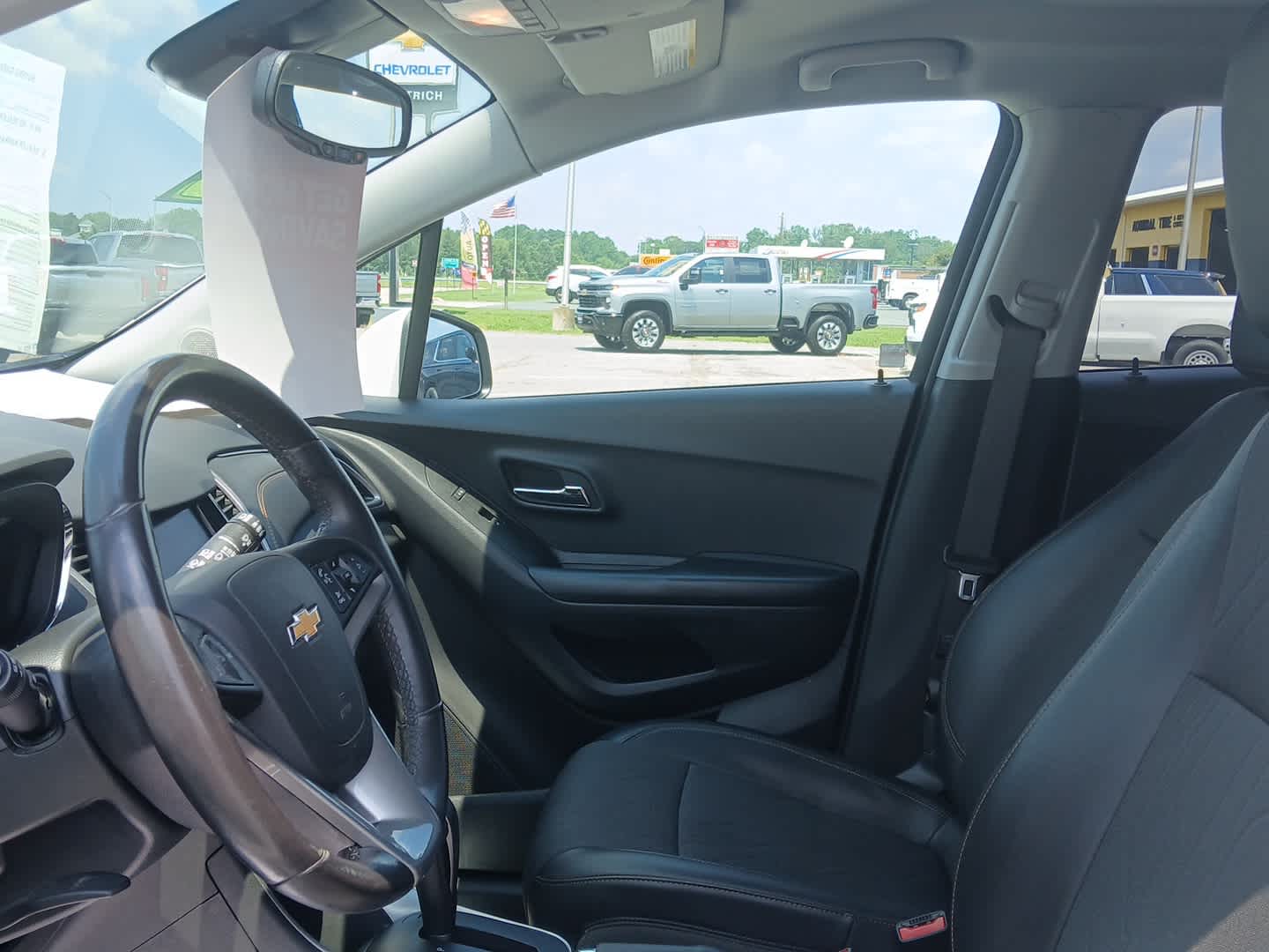 2022 Chevrolet Trax LT photo 12