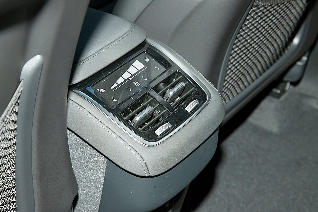 2026 VOLVO XC90 - Image 21
