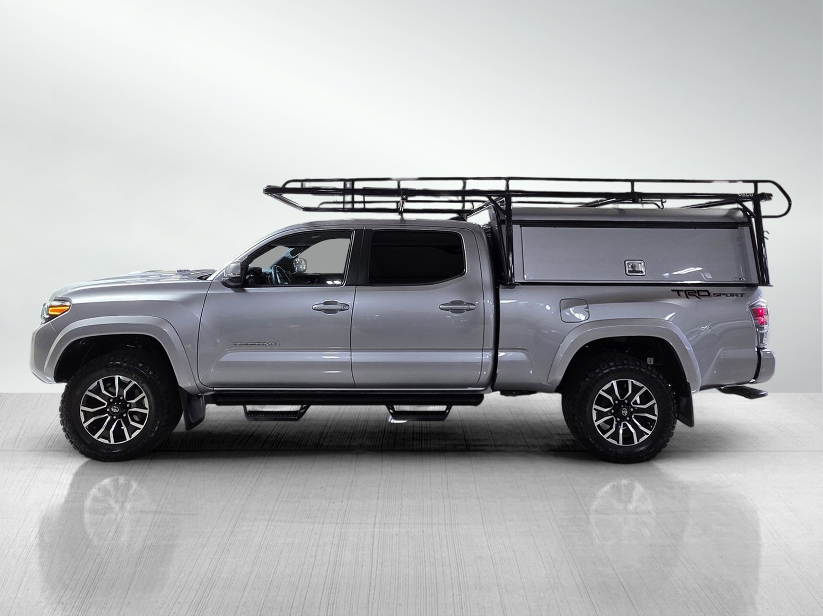 2020 Toyota Tacoma TRD Sport photo 4