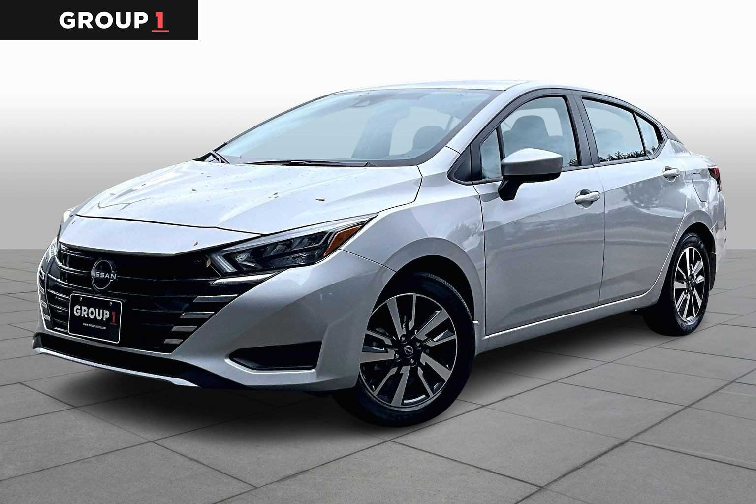 2025 Nissan Versa SV's photo