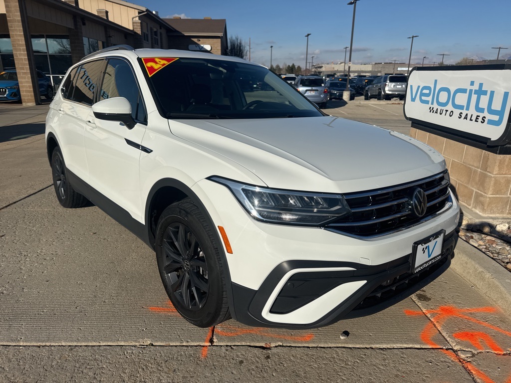 2024 Volkswagen Tiguan SE's photo