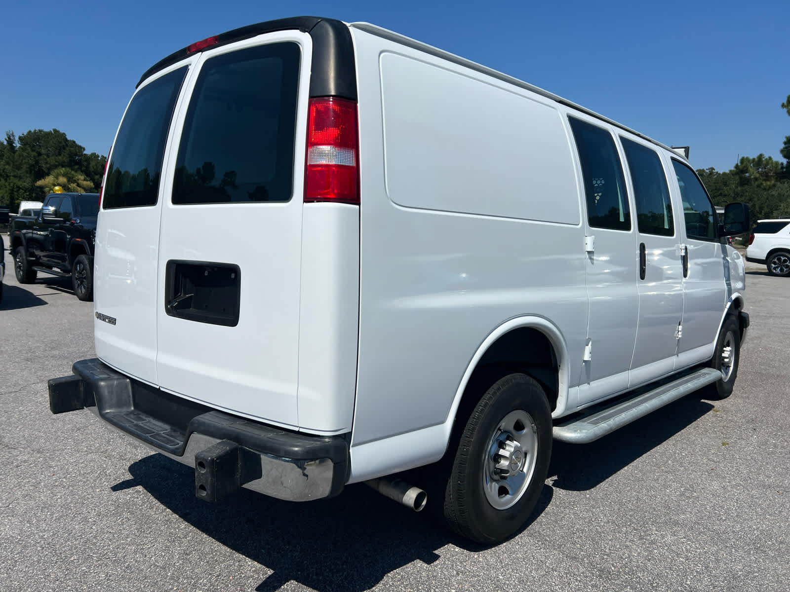 2023 Chevrolet Express Cargo 2500 photo 5