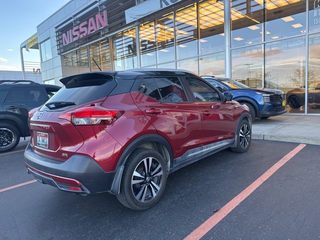 2019 Nissan Kicks SR photo 3