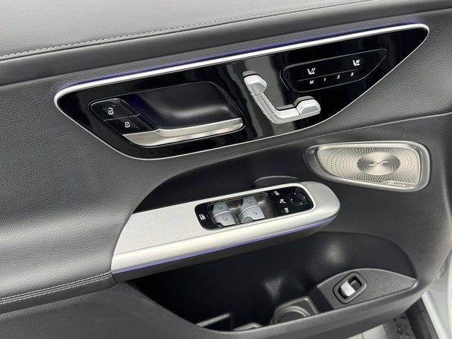 2026 Mercedes Benz GLC 300 4MATIC photo 3