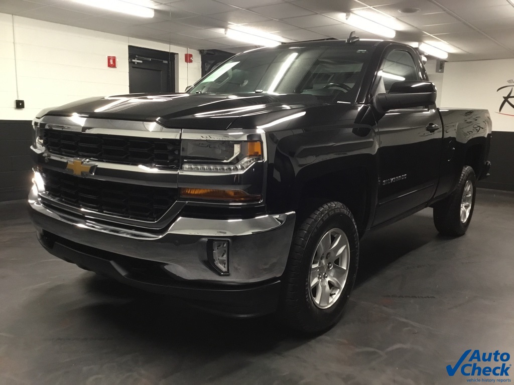 2017 Chevrolet Silverado 1500 LT photo 4