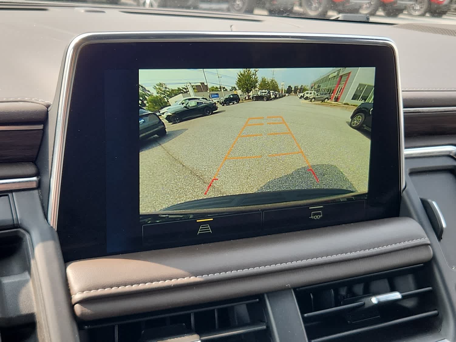 2023 Chevrolet Suburban LT photo 14