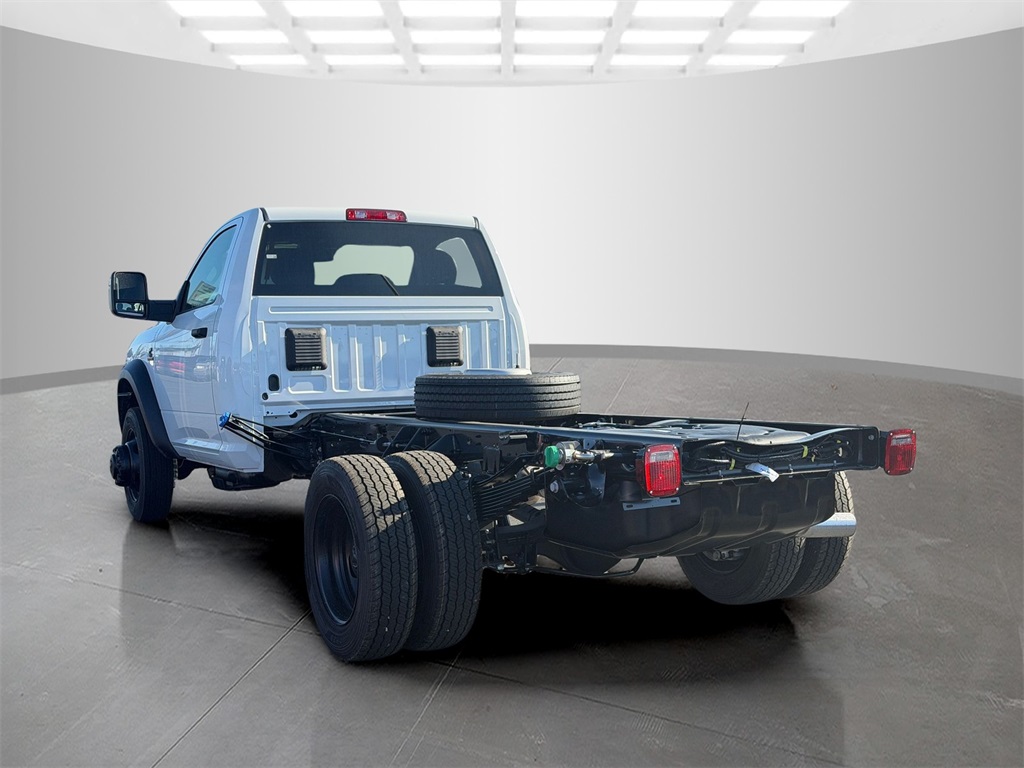 2026 Ram 5500 Tradesman photo 4