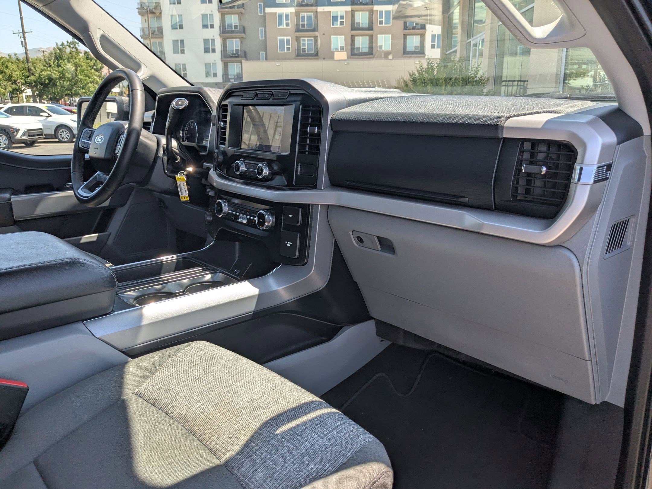 2023 Ford F-150 XLT photo 28
