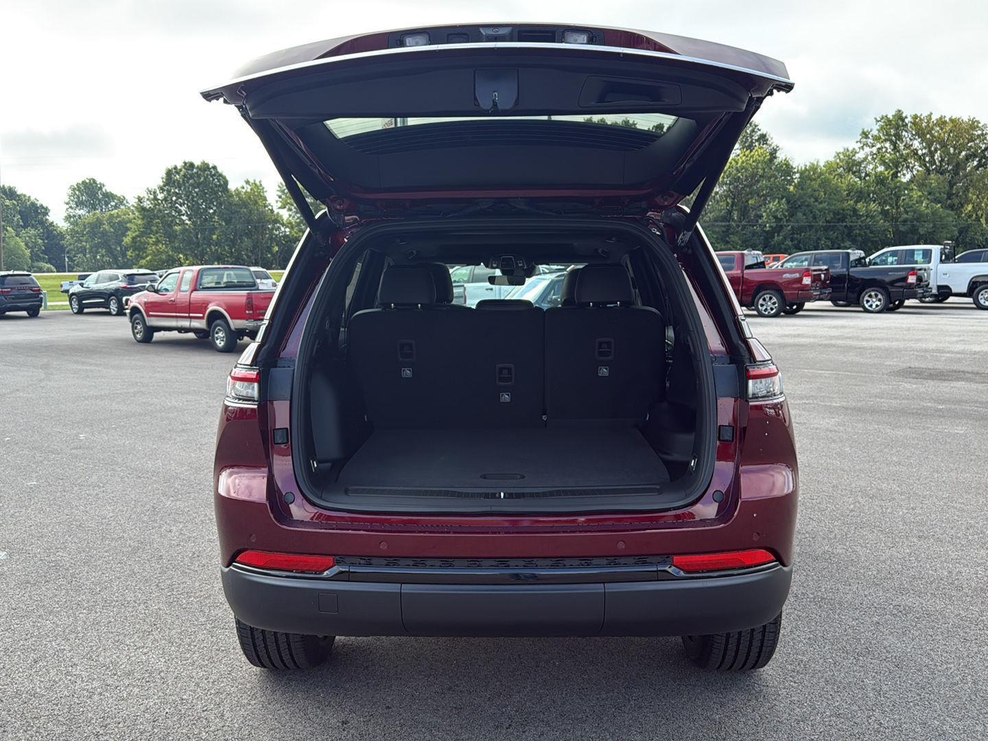 2025 Jeep Grand Cherokee Altitude X photo 11
