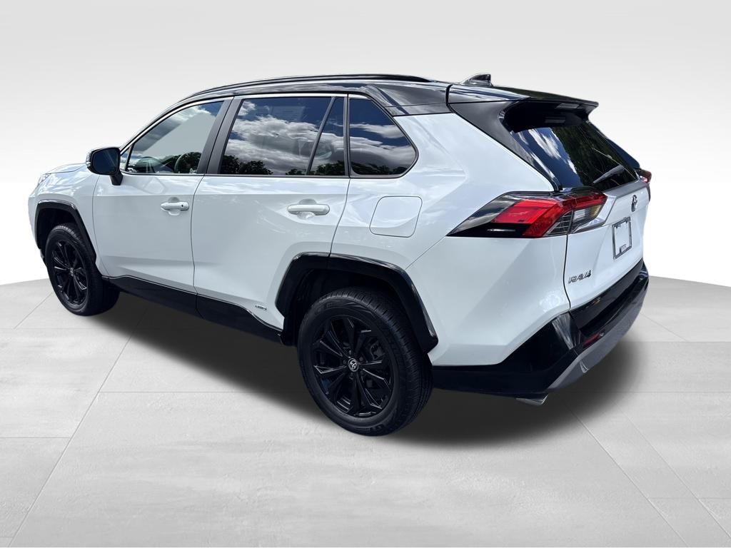 2022 Toyota RAV4 Hybrid XSE photo 3