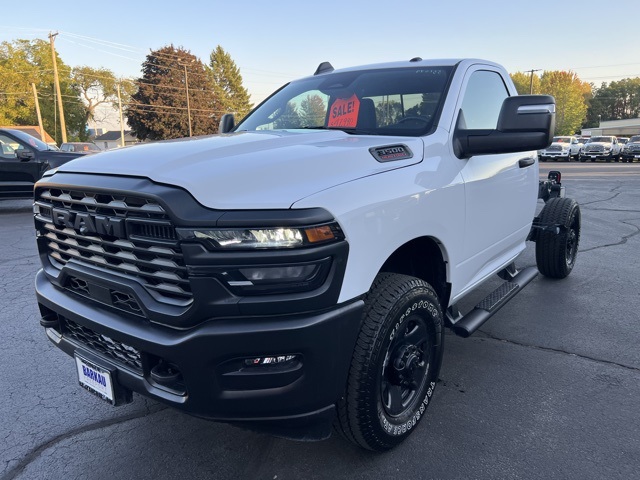 2025 Ram 3500 Tradesman photo 14