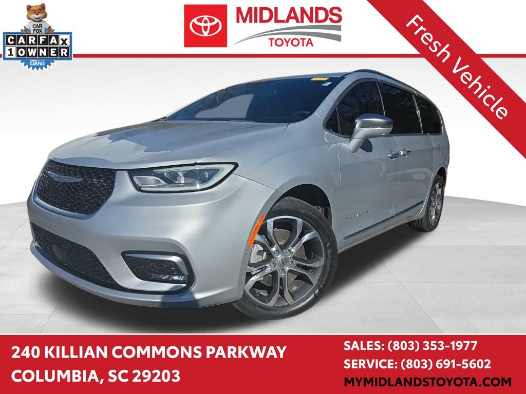 2022 Chrysler Pacifica Pinnacle's photo