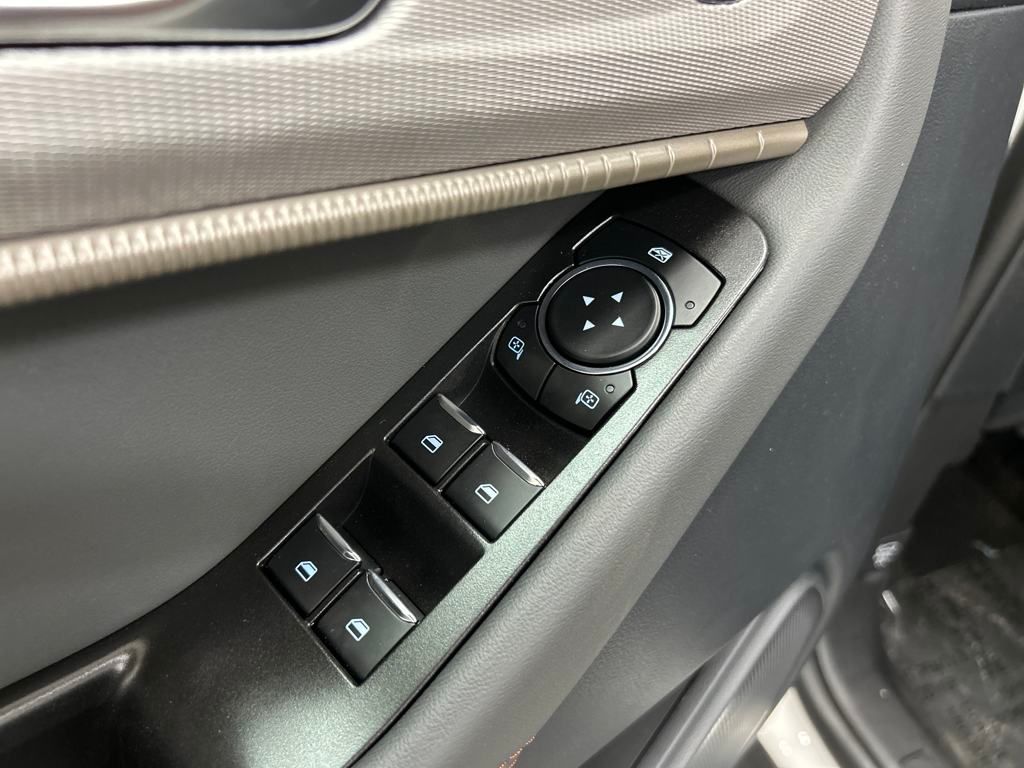 2025 Ford Explorer photo 11