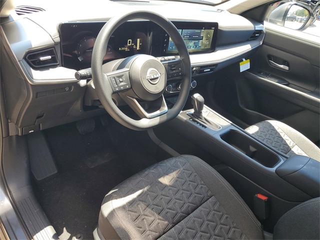 2025 Nissan Kicks SV photo 9