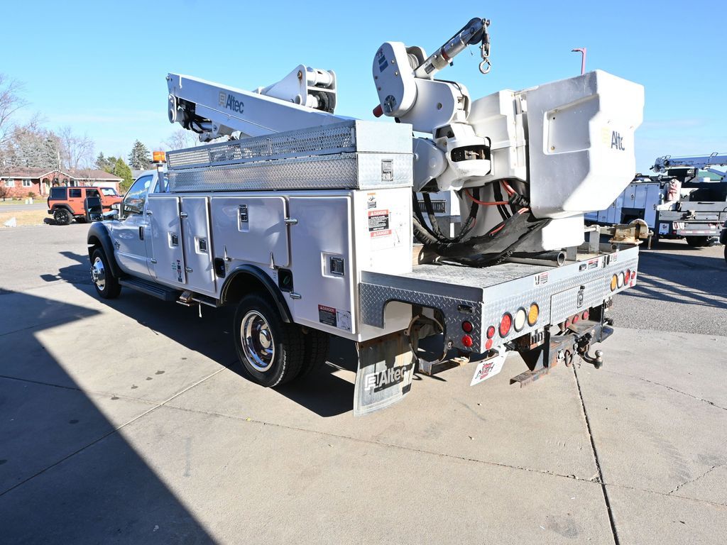 2012 Ford F-550 photo 3