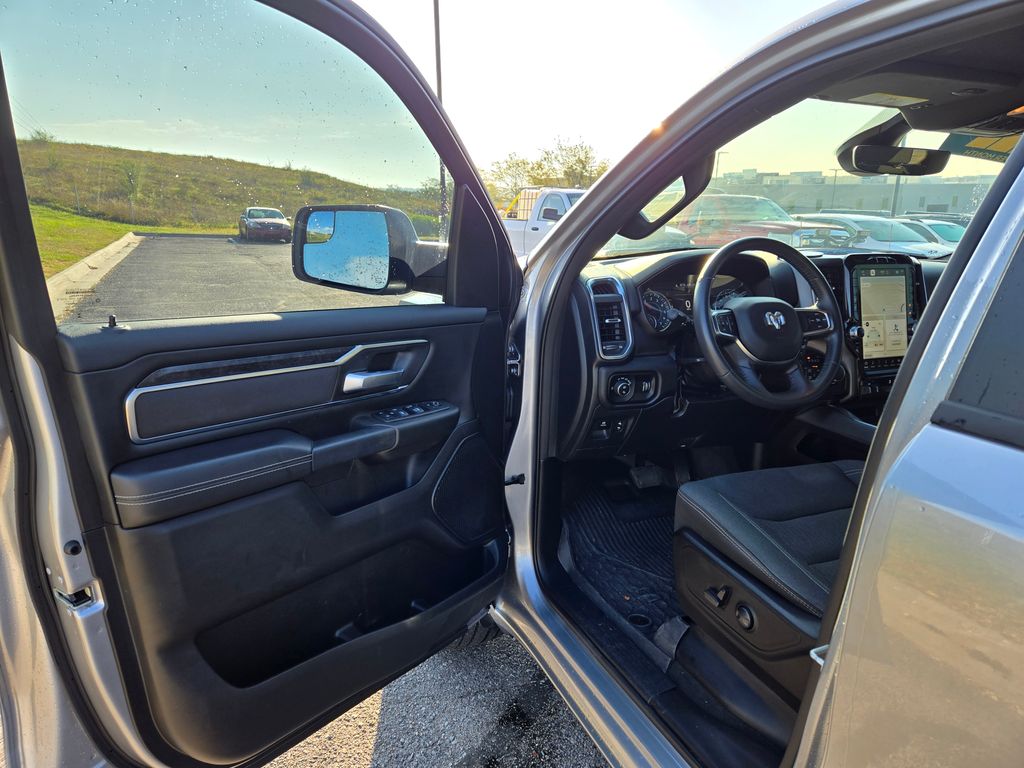 2024 Ram 1500 Big Horn Lone Star Night Edition photo 9