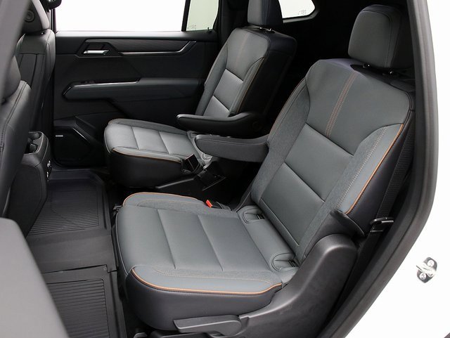 2026 Gmc Acadia AT4 photo 3