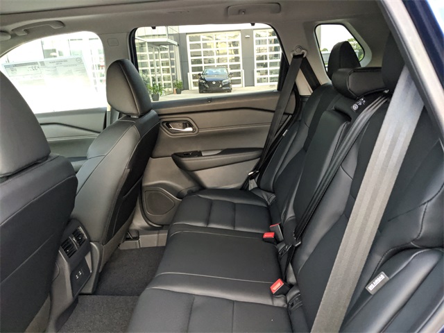 2026 Nissan Rogue SV photo 12