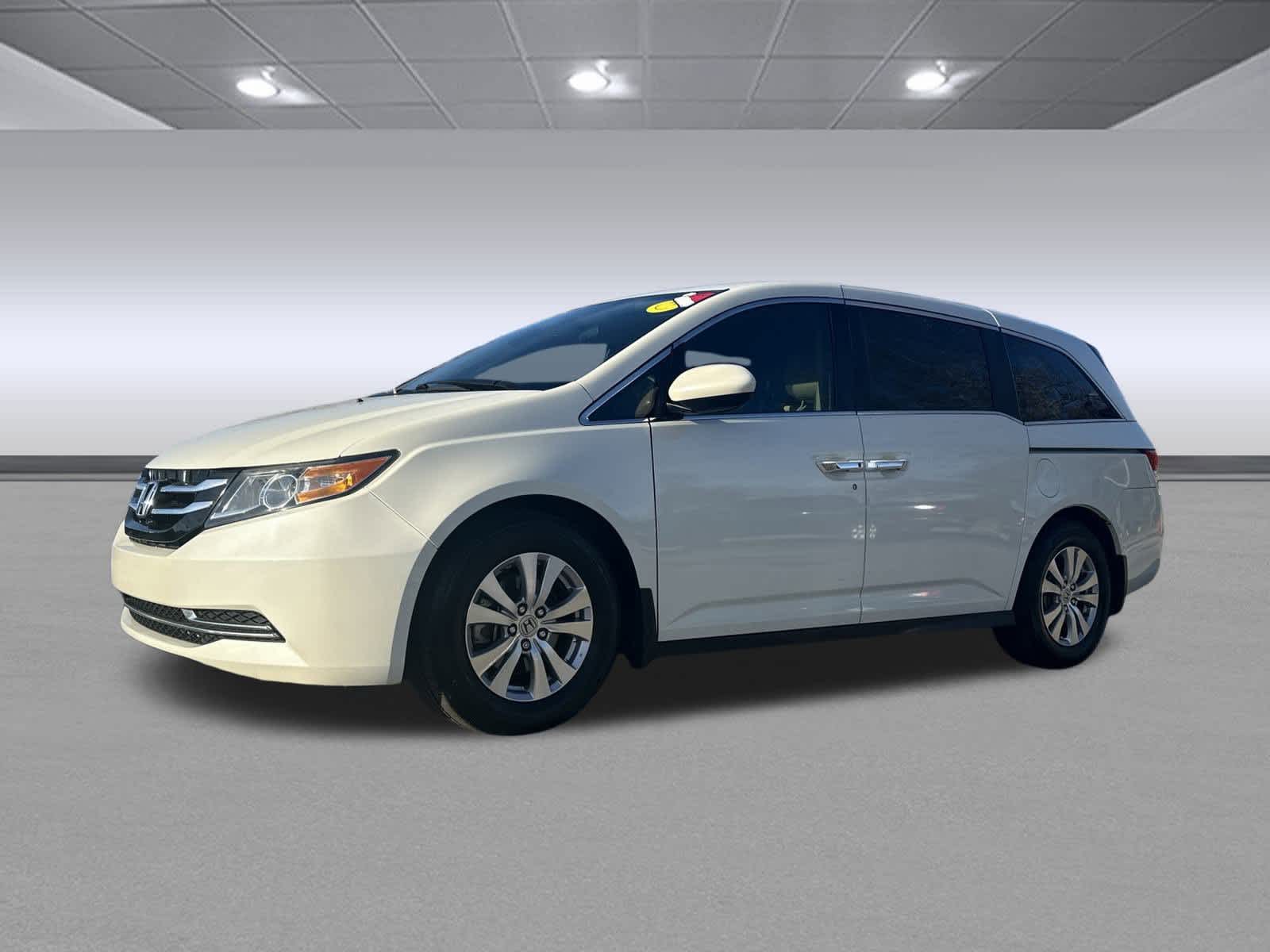 2016 Honda Odyssey SE photo 2