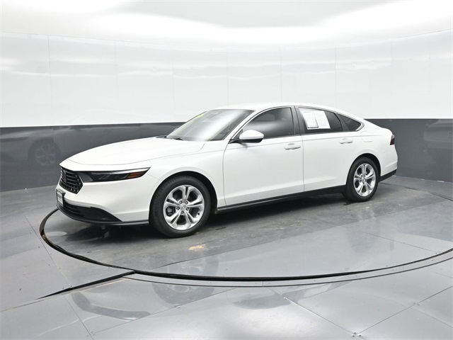 2025 Honda Accord LX's photo