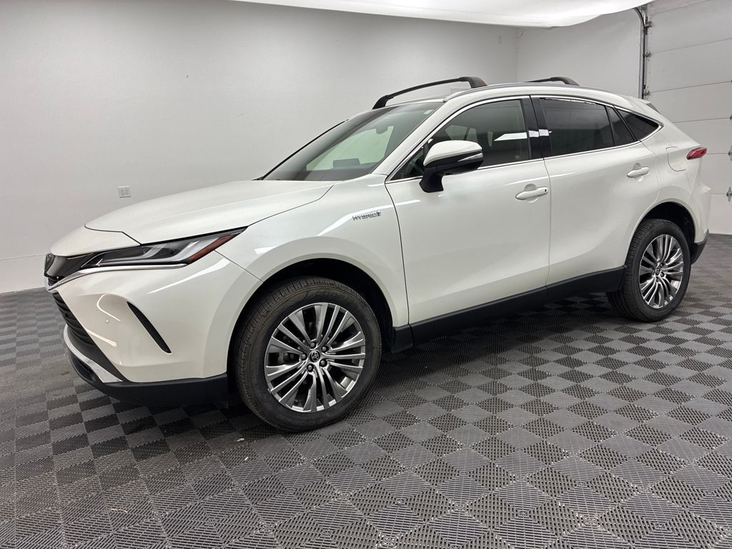 2021 Toyota Venza XLE photo 3