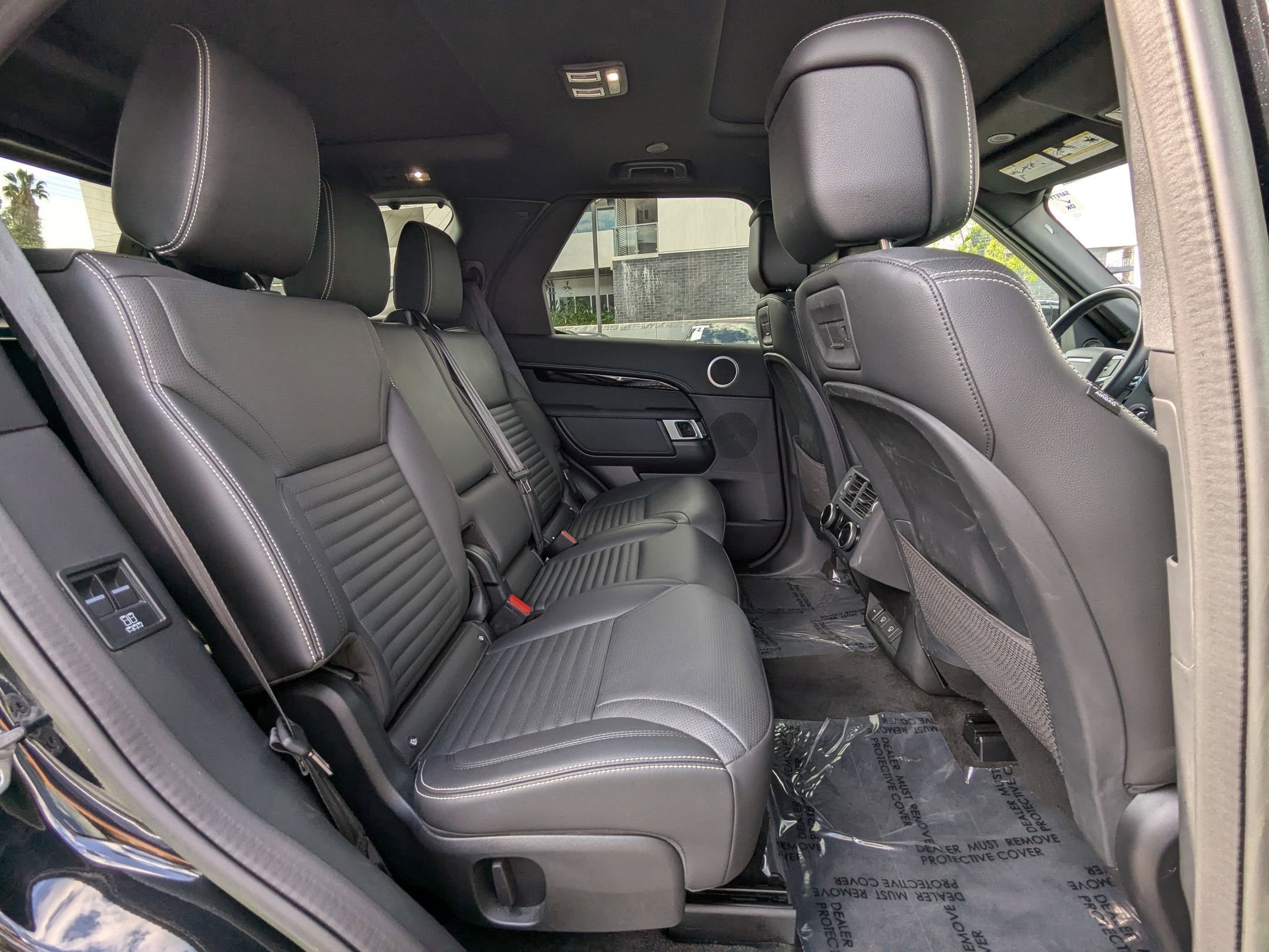 2023 Land Rover Discovery S R-Dynamic 7 Seat photo 21