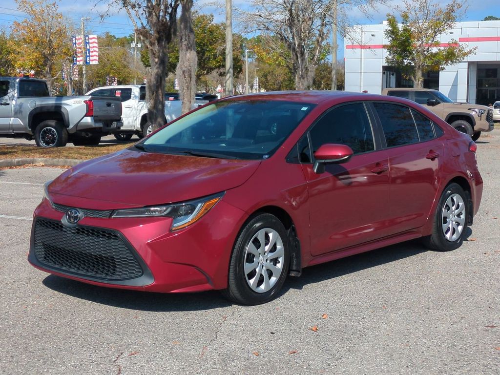 2022 Toyota Corolla LE's photo