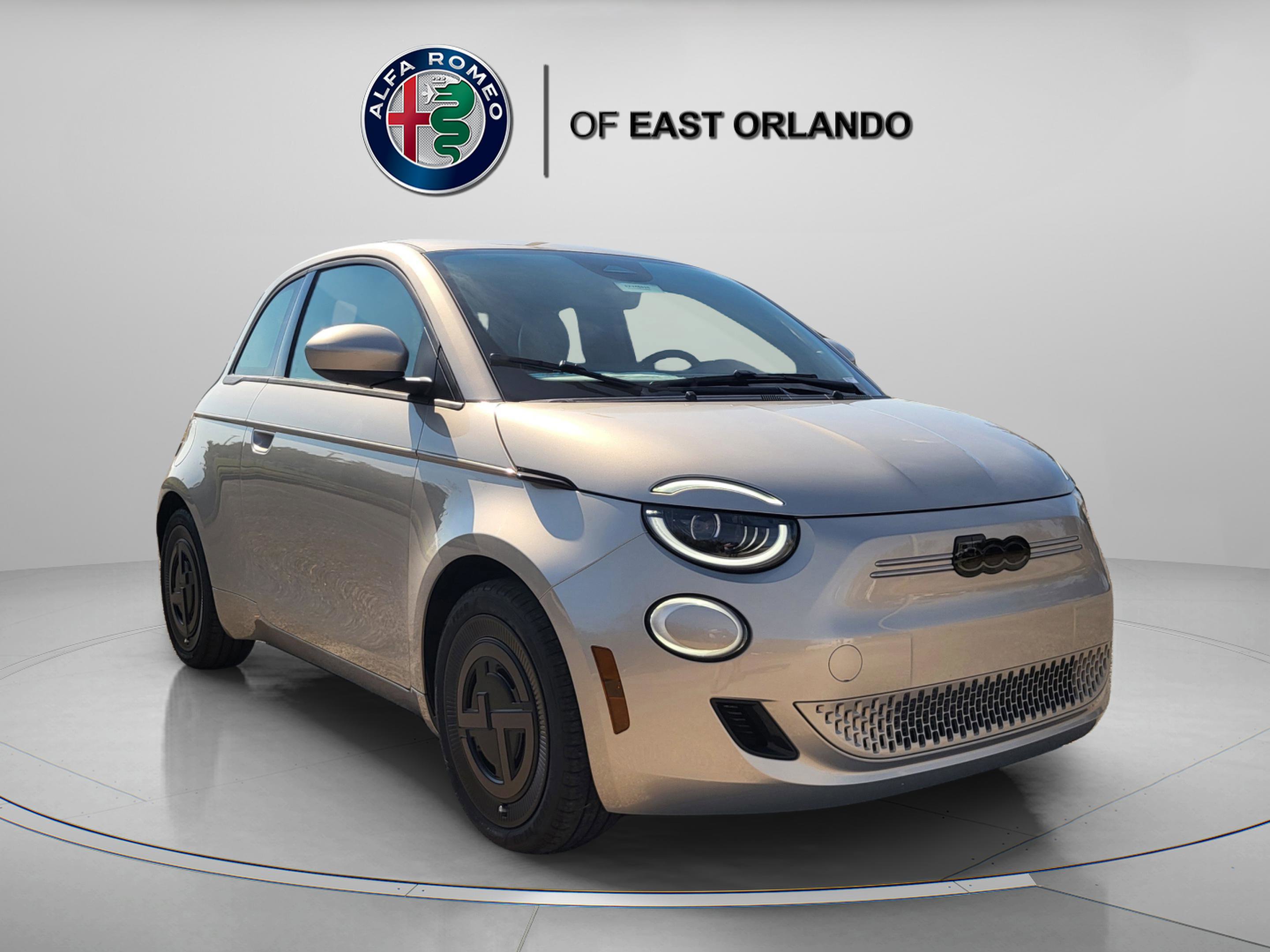 2025 FIAT 500e Base's photo