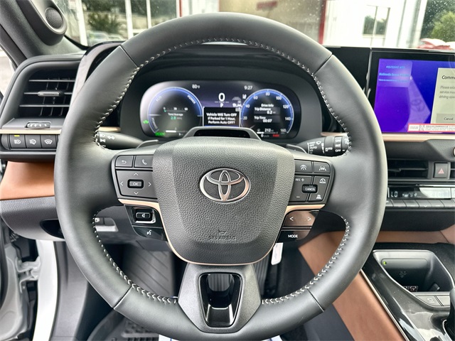 2025 Toyota Crown Signia Limited photo 22