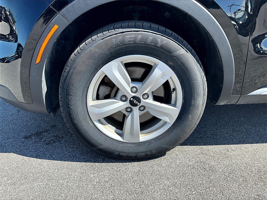 2022 Kia Sorento LX photo 7