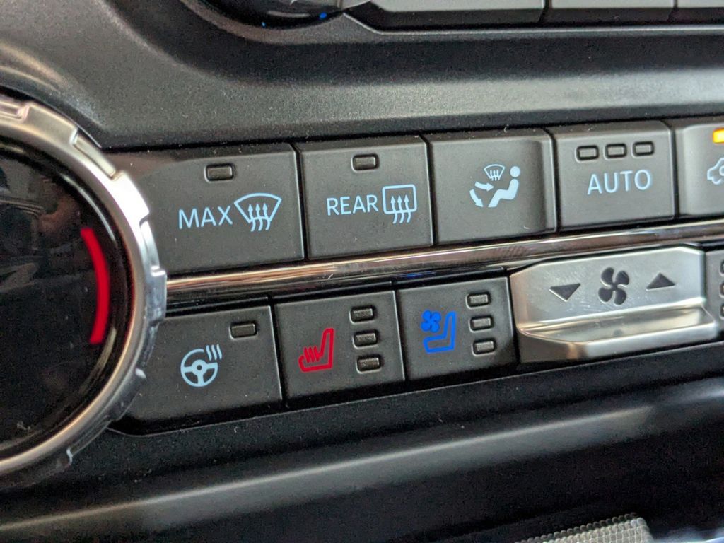 2025 Ford F-150 Lariat photo 19