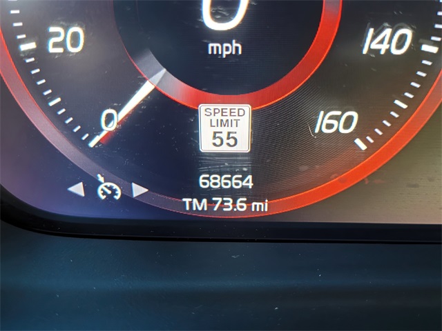 2021 Volvo XC40 Momentum photo 15