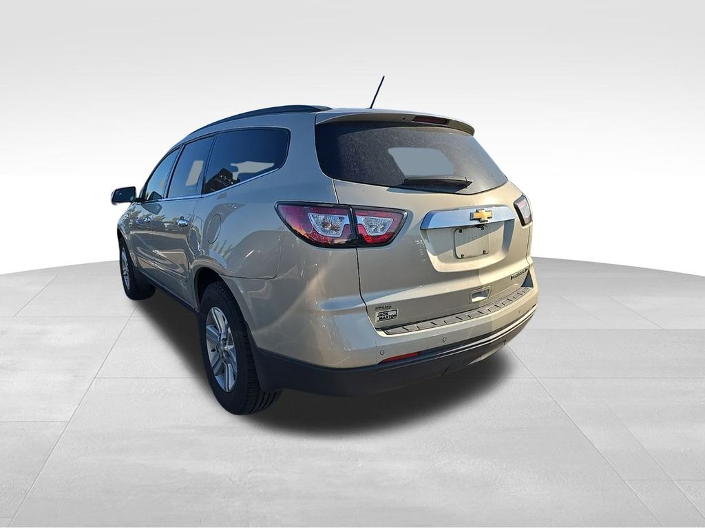 2014 Chevrolet Traverse 2LT photo 2