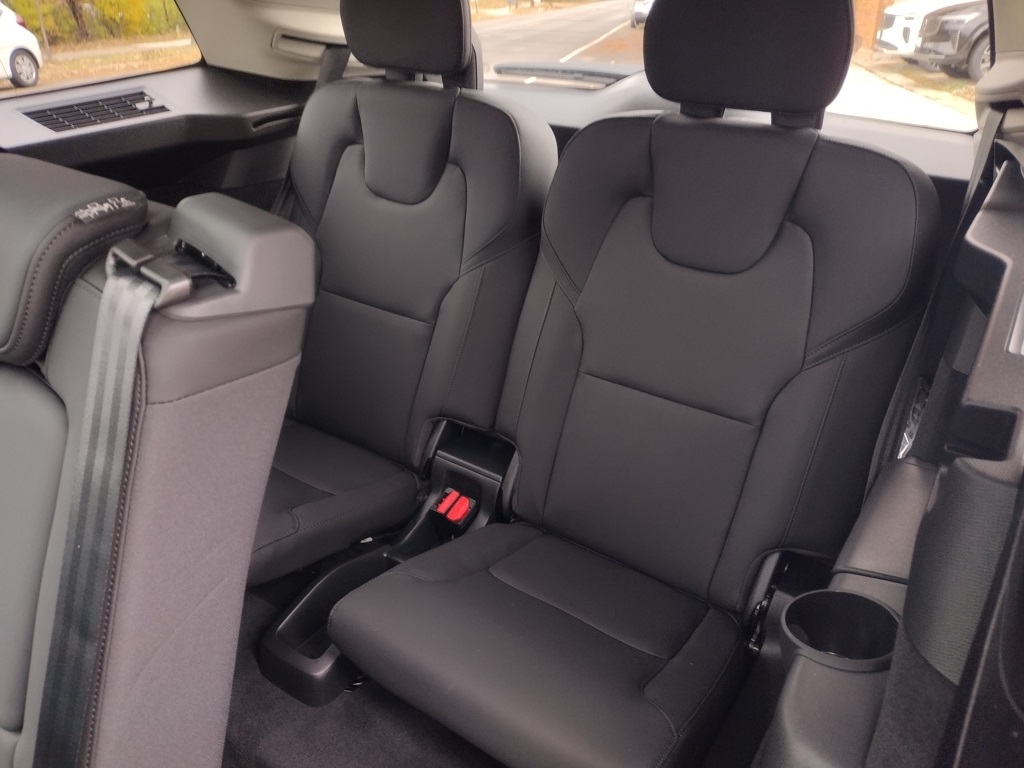 2026 VOLVO XC90 - Image 21