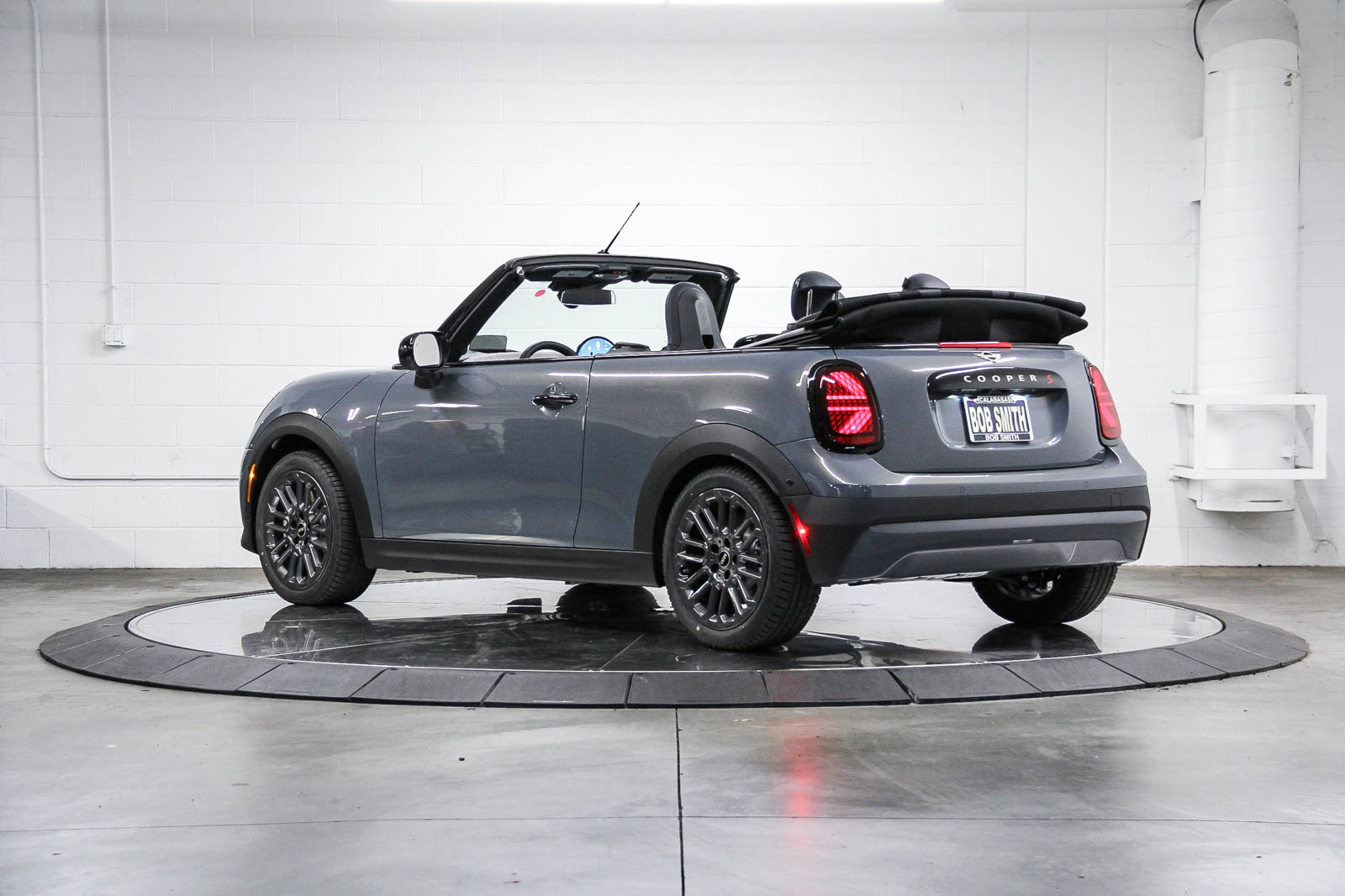 2026 Mini Cooper Convertible Iconic photo 9