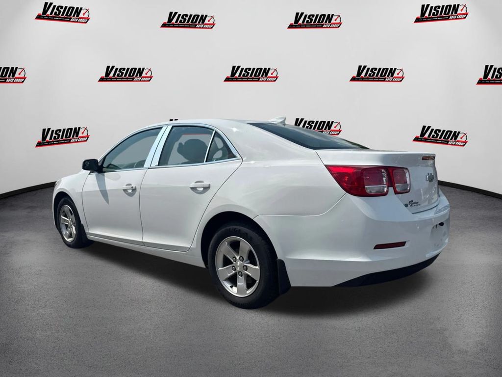 2015 Chevrolet Malibu 1LT photo 4