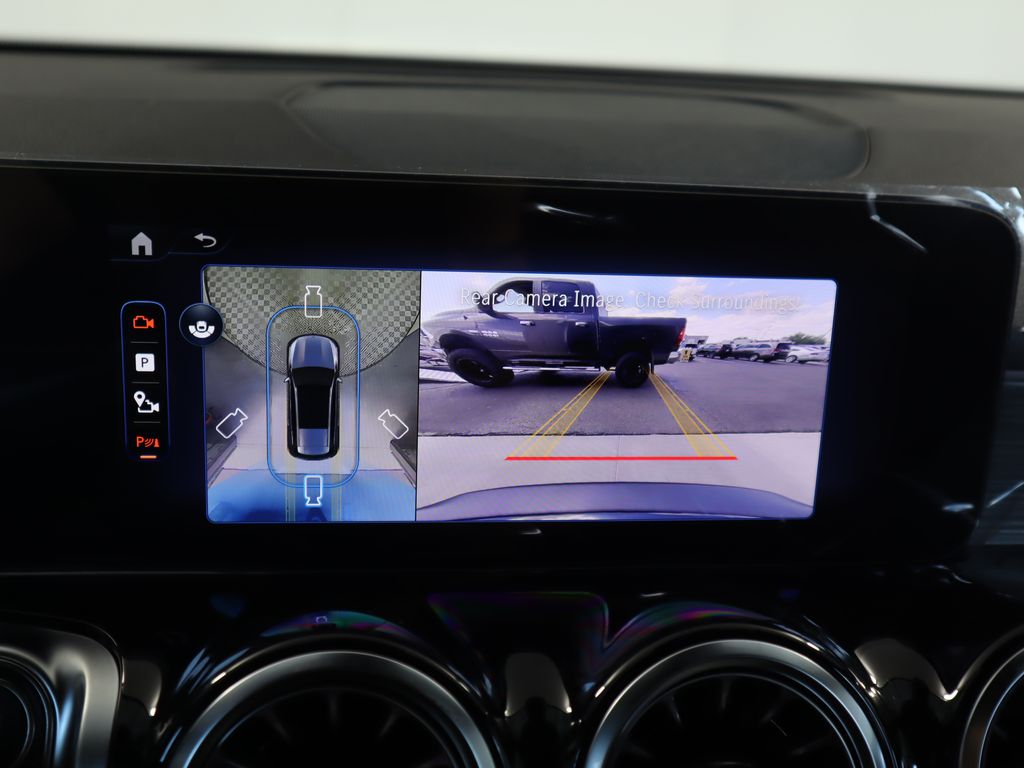 2025 Mercedes Benz EQB photo 11