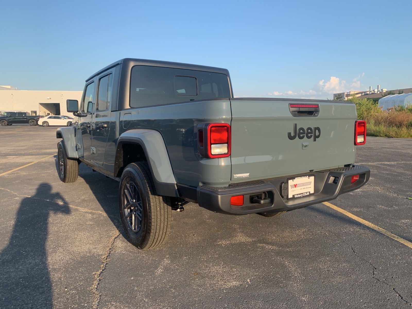 2025 Jeep Gladiator Sport S photo 3