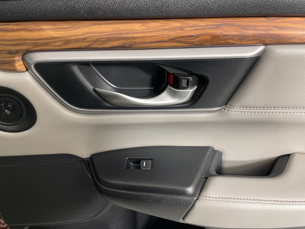 2018 Honda CR-V Touring photo 15