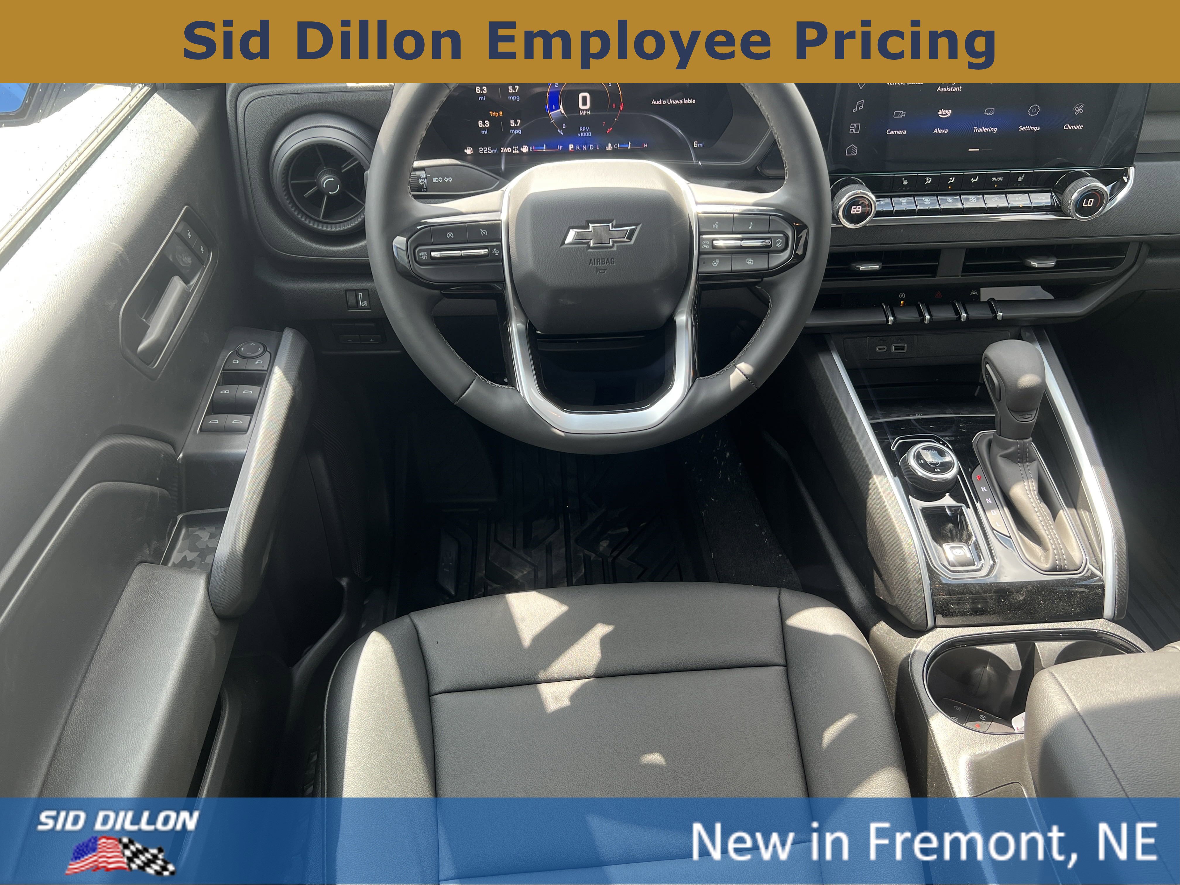 2025 Chevrolet Colorado Trail Boss photo 3